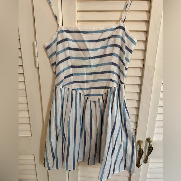 Saylor Fara Dress - Picture 2 of 4